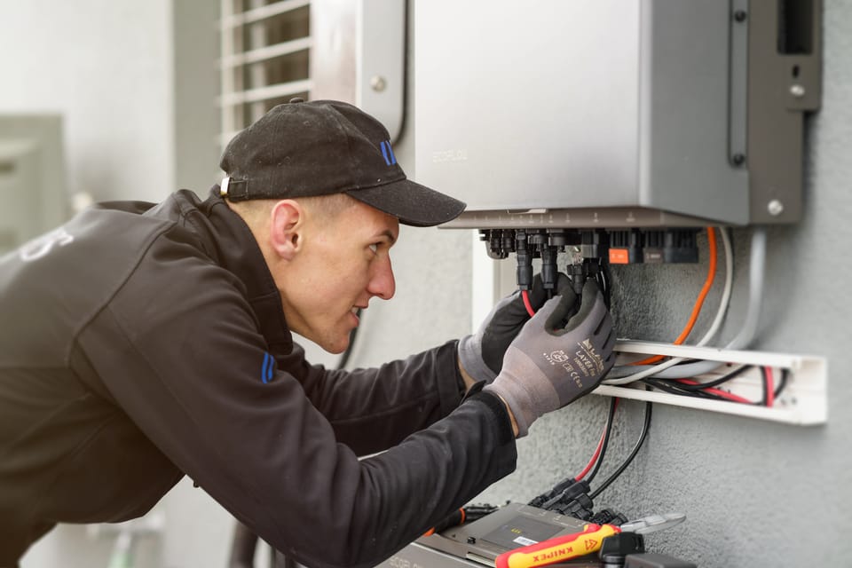 Warum Sie noch 2025 in eine Photovoltaikanlage investieren sollten