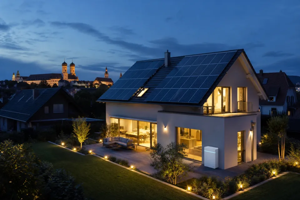 Notstrom mit Photovoltaik in Augsburg: So bleiben Sie auch beim Stromausfall unabhängig